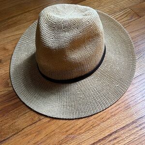 Hat Stuff lightweight sun hat in EUC. One size.